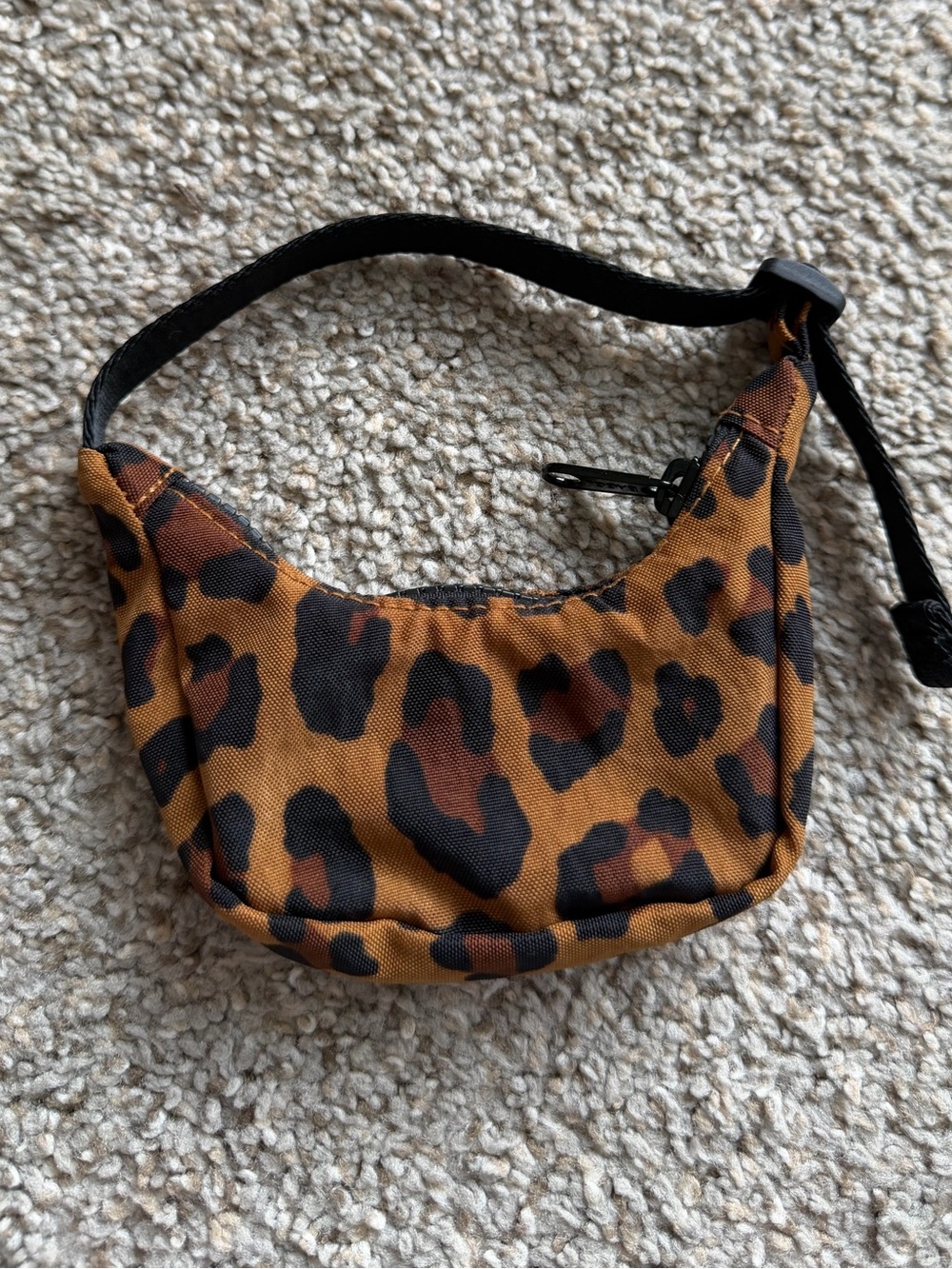 Baggu mini crescent keychain (no keychain)